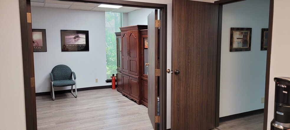 More Photos Of 4249 E State St, Rockford Office For Sale