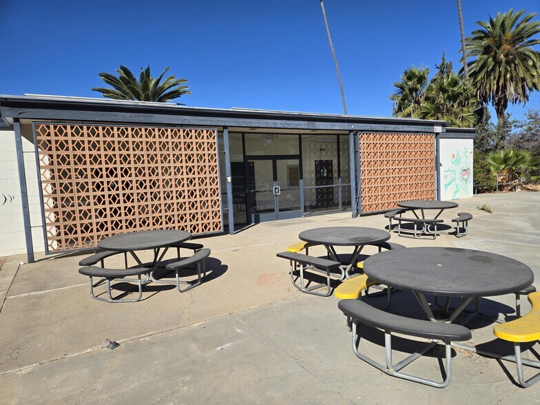 More Photos Of 625 Coleman Ave, Los Angeles Schools For Lease
