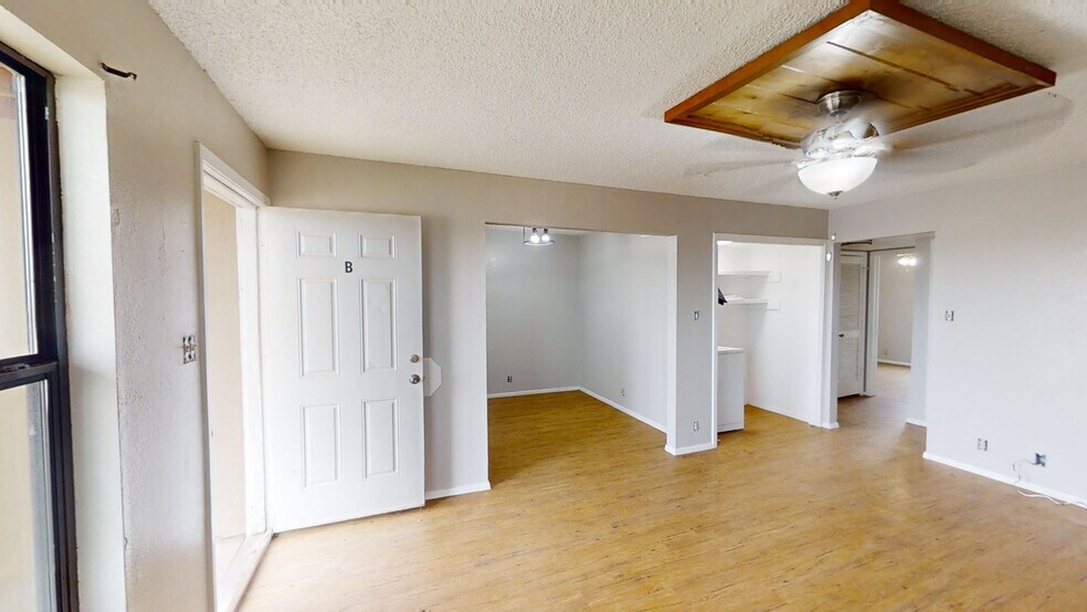 More Photos Of 402 SE 6th St, Andrews Apartments For Sale