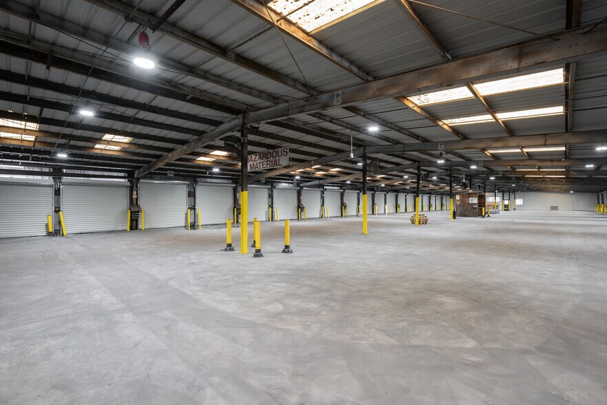 More Photos Of 3404 Clifford Ln, Jacksonville Truck Terminal For Lease