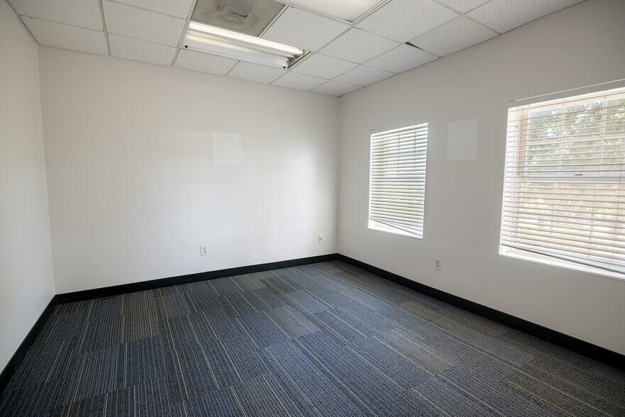 More Photos Of 300 W Main St, Lake Butler Storefront Retail Office For Sale