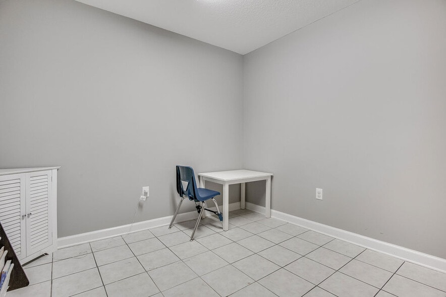 More Photos Of 217-219 Station St, Jacksonville Medical For Sale