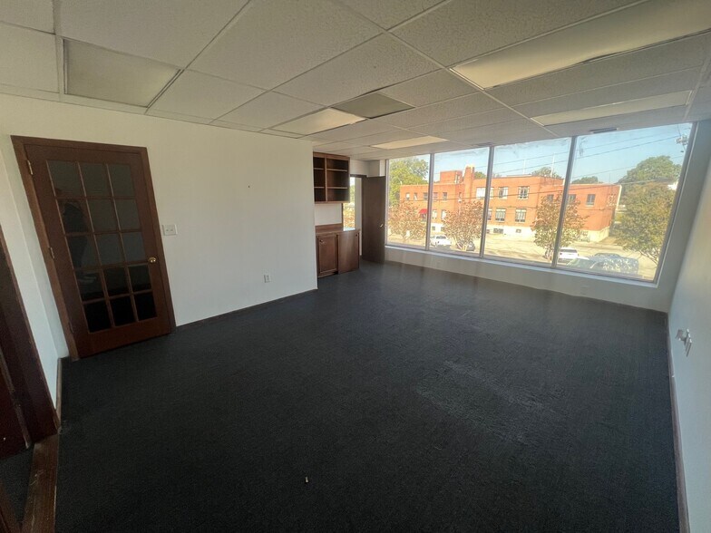 More Photos Of 9 J W Thomas Way, Thomasville Office For Lease