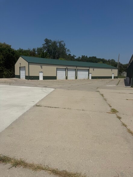 More Photos Of 109 W 34th Ave, Bellevue Self Storage For Sale