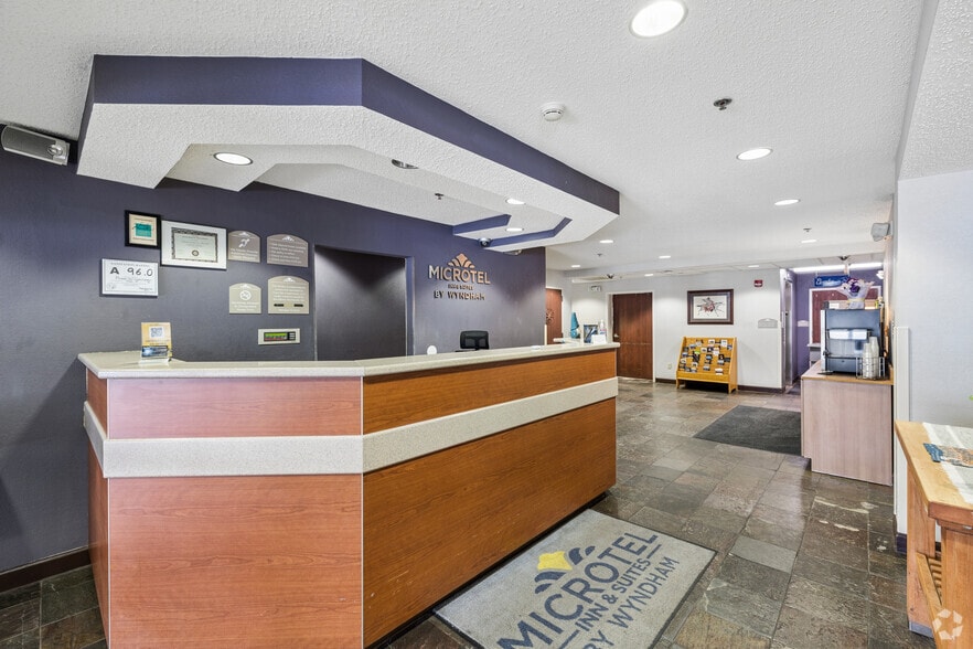 More Photos Of 674 Casino Trl, Cherokee Hotel For Sale