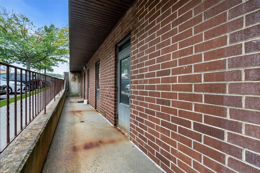 More Photos Of 721 N Beers St, Holmdel Medical For Sale