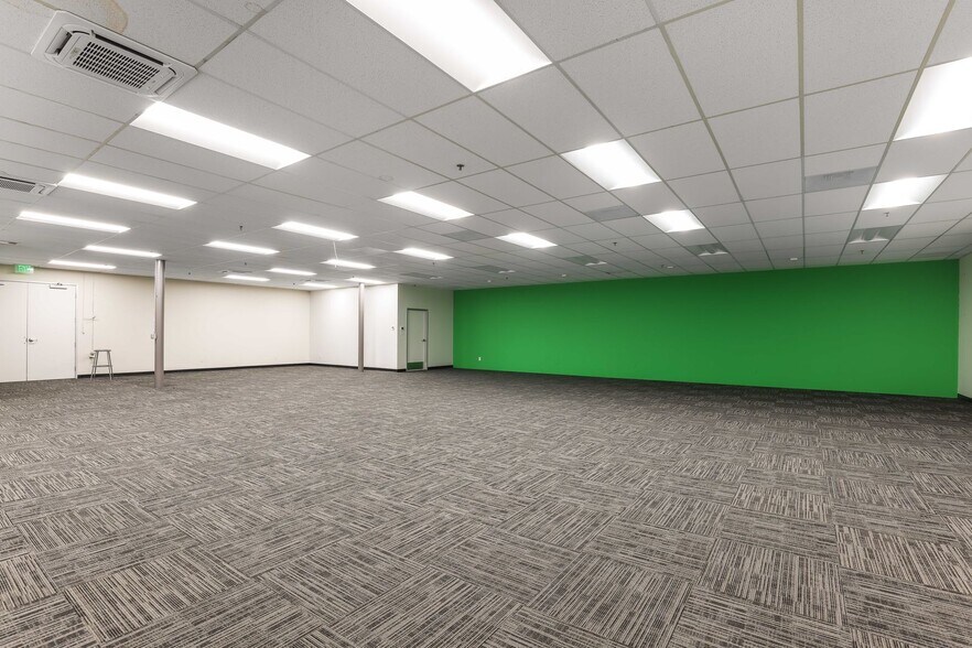 More Photos Of 3150 E Birch St, Brea Manufacturing For Sale