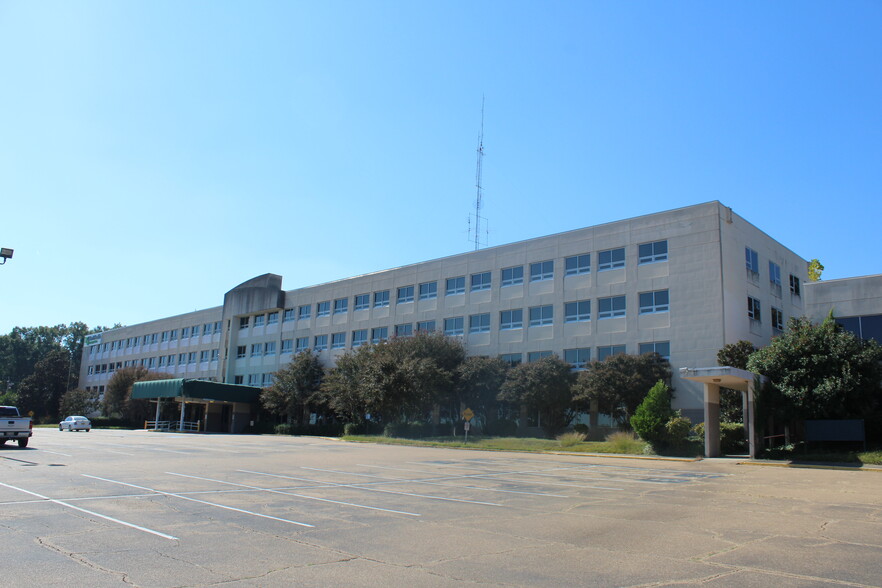 Primary Photo Of 1111 N Frontage Rd, Vicksburg Medical For Sale