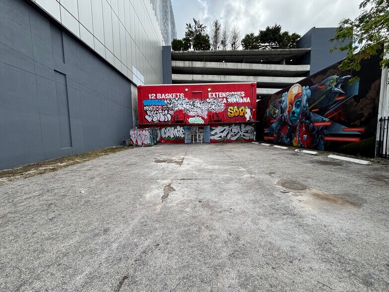 Primary Photo Of 560 NW 27th St, Miami Freestanding For Lease