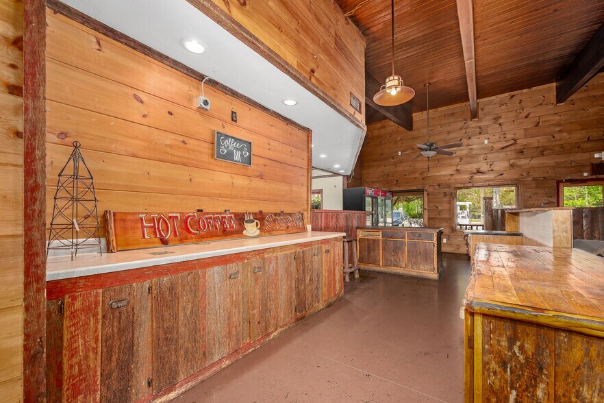 More Photos Of 7080 Dale Ridge Rd, Lancaster Convenience Store For Sale