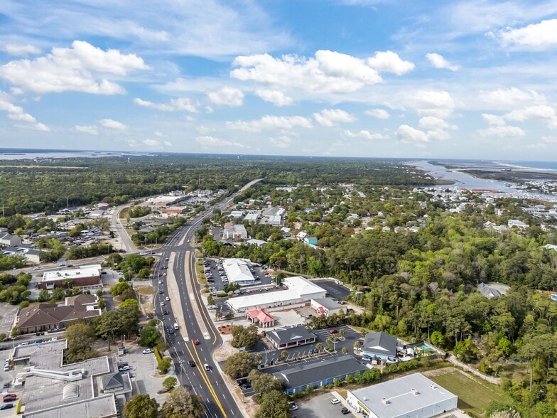 More Photos Of 1204 N Lake Park Blvd, Carolina Beach Light Distribution For Sale