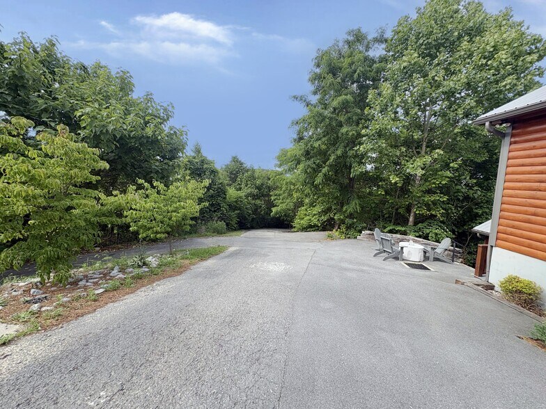 More Photos Of 433 Red Hawk Way, Gatlinburg Specialty For Sale