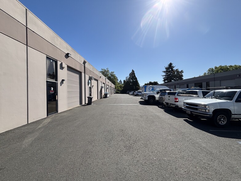 More Photos Of 520 California Blvd, Napa Warehouse For Lease
