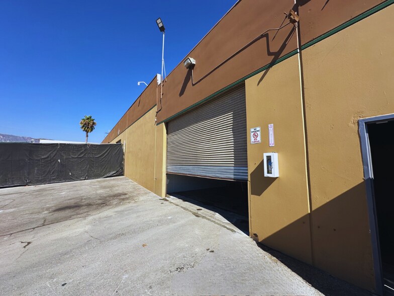 More Photos Of 11949 Borden Ave, San Fernando Warehouse For Lease