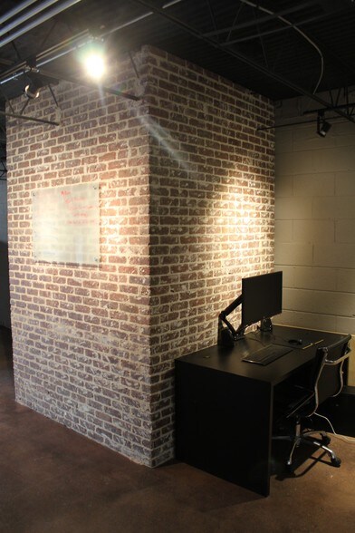 More Photos Of 3141-3149 S Broadway, Englewood Storefront Retail Office For Lease
