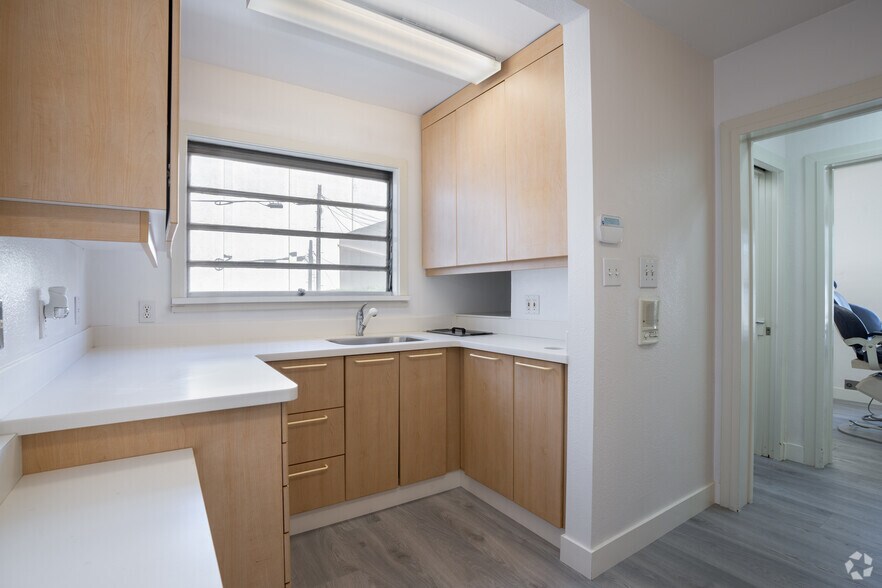 More Photos Of 4185-4187 Piedmont Ave, Oakland Medical For Sale