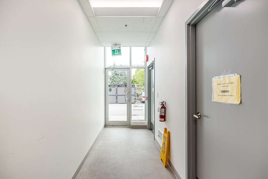 More Photos Of 4695 Canada Way, Burnaby Medical For Lease