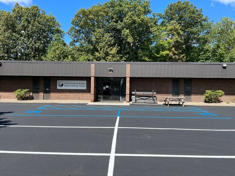 More Photos Of 14 Computer Dr W, Colonie Office For Lease