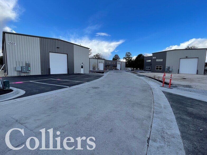 More Photos Of 1537 N Debra Dr, Nampa Warehouse For Lease