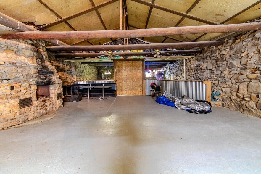 More Photos Of 18400 E B Hwy, Sheldon Flex For Sale
