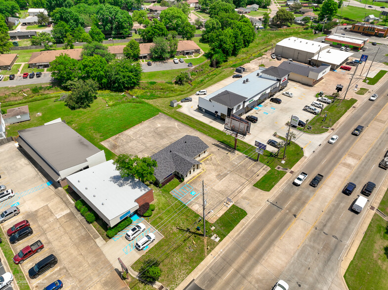 Primary Photo Of 2118 Airline Dr, Bossier City Office For Sale