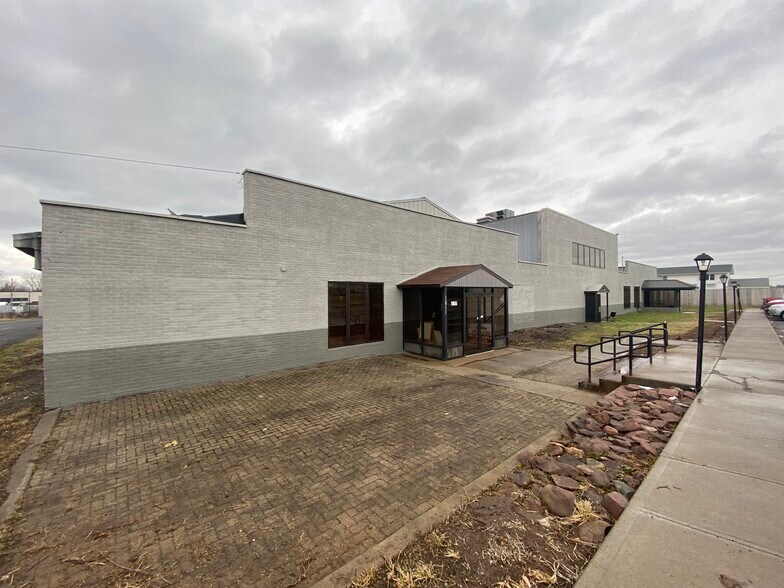 More Photos Of 1811 LeMoyne Ave, Syracuse Warehouse For Lease