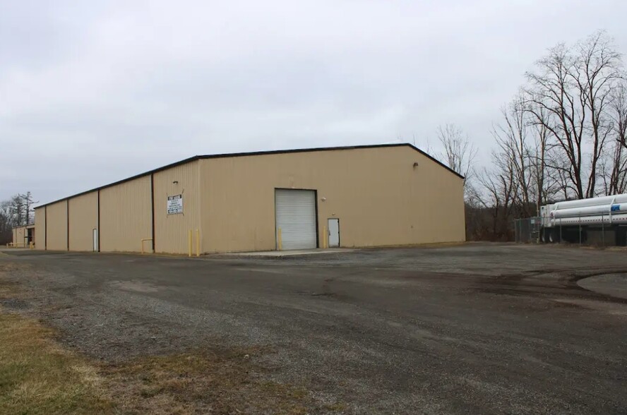 Primary Photo Of 10358 Harmonsburg Rd, Linesville Industrial For Lease