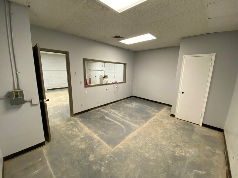 More Photos Of 7648 E 46th Pl, Tulsa Office For Lease