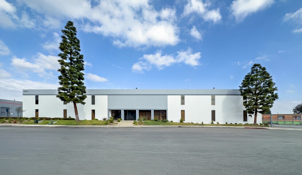 Primary Photo Of 2551 Santa Fe Ave, Redondo Beach Light Manufacturing For Sale