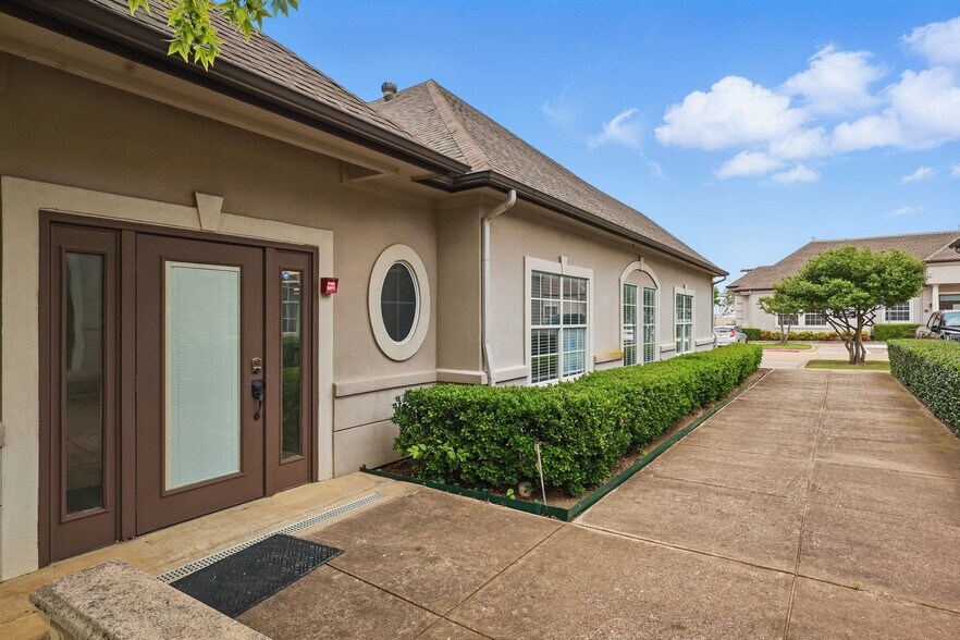 More Photos Of 5152 Village Creek Dr, Plano Office For Lease