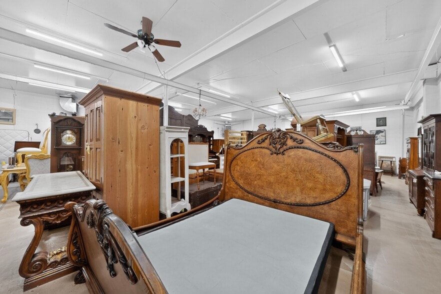 More Photos Of 2906 4th St NW, Albuquerque Warehouse For Sale