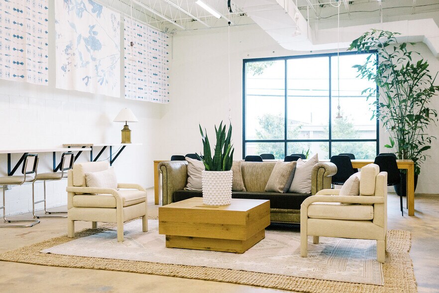 More Photos Of 3500-3504 7th Ave S, Birmingham Coworking Space