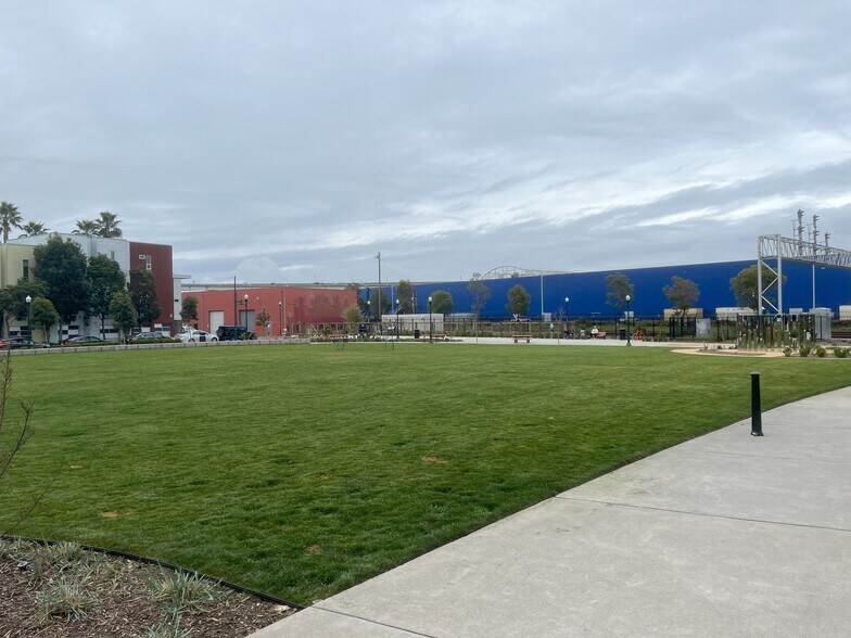 More Photos Of 4310-4515 Hubbard st, Emeryville Apartments For Lease