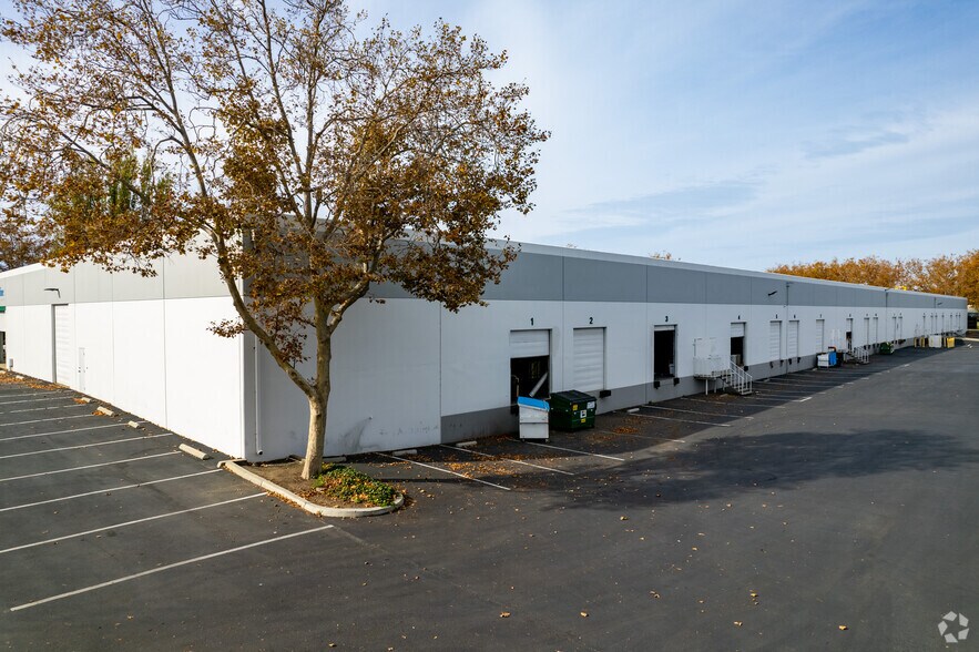 More Photos Of 31012-31050 Huntwood Ave, Hayward Warehouse For Lease