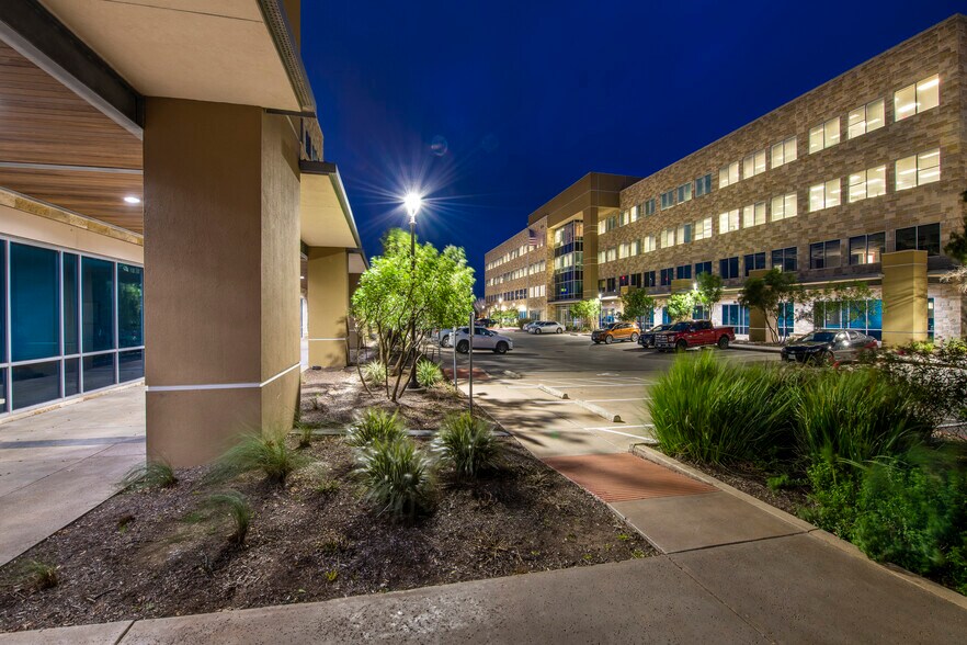 More Photos Of 12515 Research Blvd, Austin Unknown For Lease