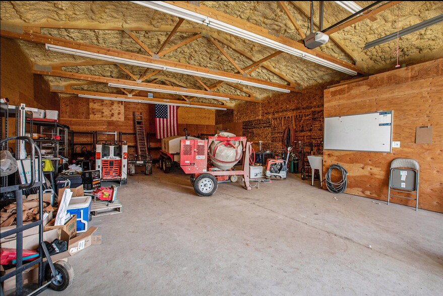 More Photos Of 13118 N Highland Cir, Littleton Warehouse For Lease