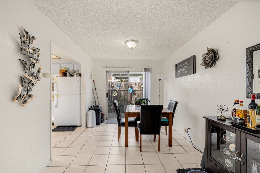 More Photos Of 1070 Freeman Ave, Long Beach Apartments For Sale