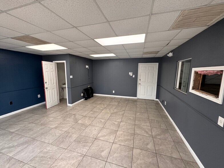 More Photos Of 6261 Richmond Ave, Houston Unknown For Lease