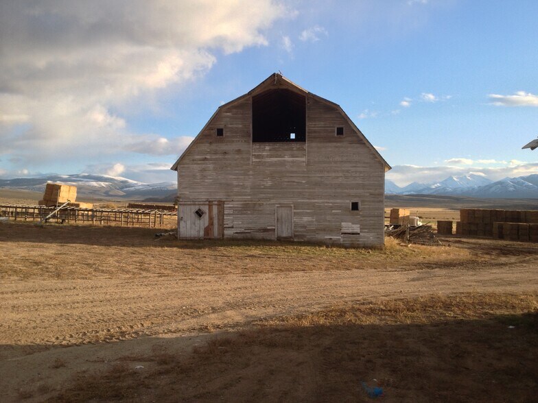 More Photos Of 3750 Pahsimeroi Rd, May Land For Sale