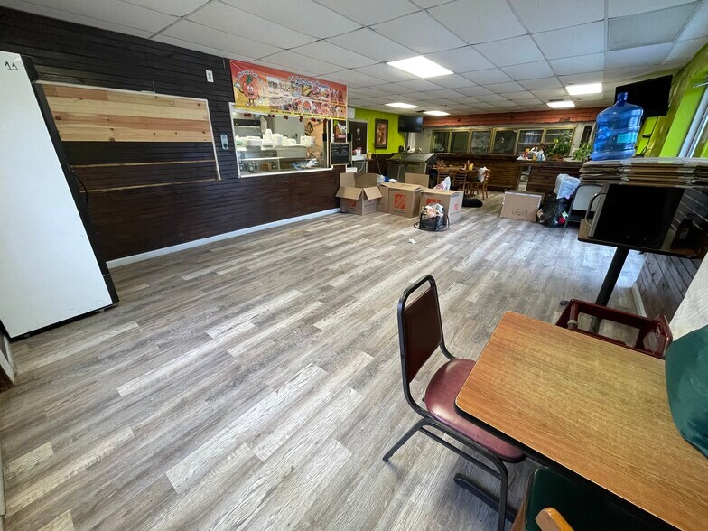 Primary Photo Of 13490 Orange Ave, Fort Pierce Bar For Lease