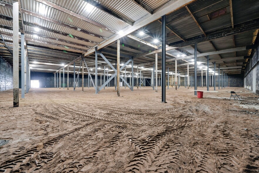 More Photos Of 241 Park Ave, East Hartford Manufacturing For Sale