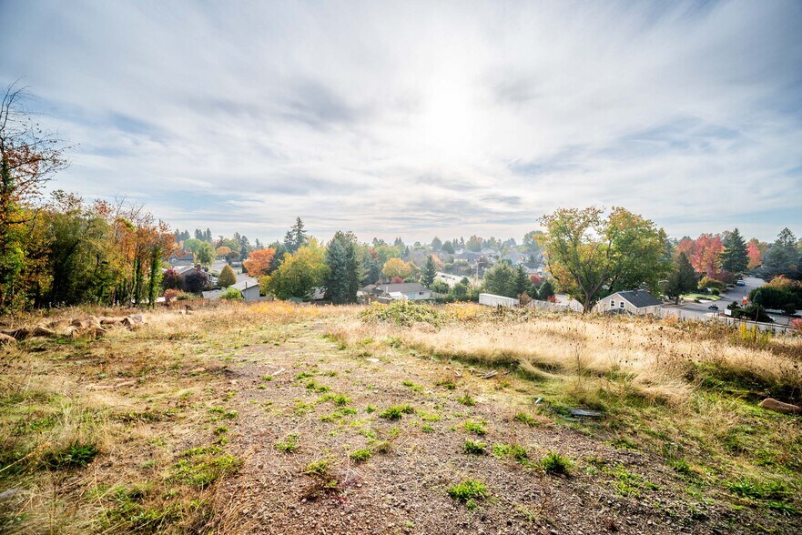 More Photos Of 12533 SE Sunnyside Rd, Happy Valley Flex For Sale