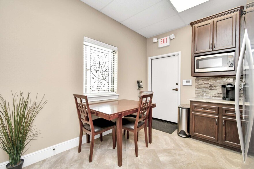 More Photos Of 620 S Peek Rd, Katy Medical For Sale