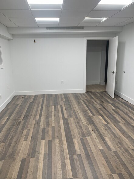 More Photos Of 1011 NW 6th St, Homestead Warehouse For Lease