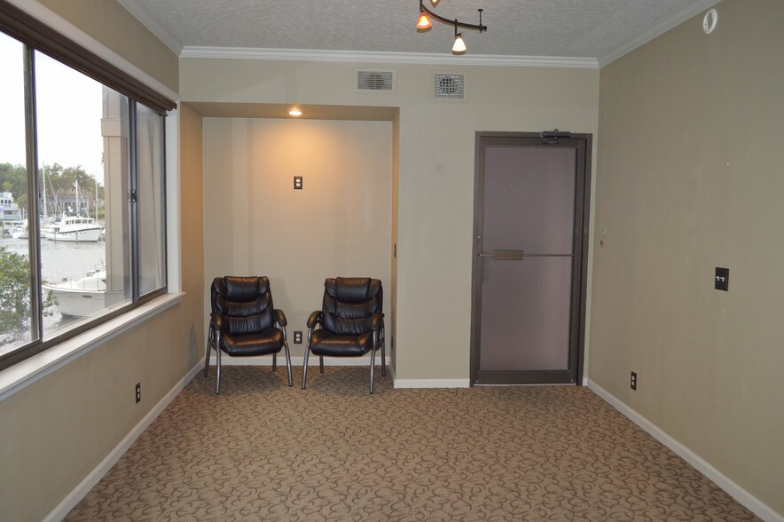 More Photos Of 2210 S Front St, Melbourne Office For Lease