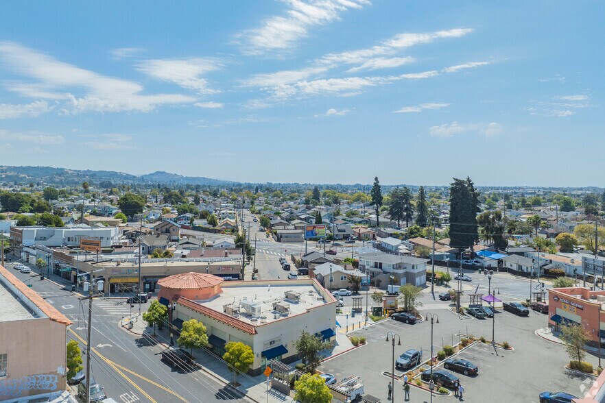 More Photos Of 5859 Foothill Blvd, Oakland Restaurant For Lease