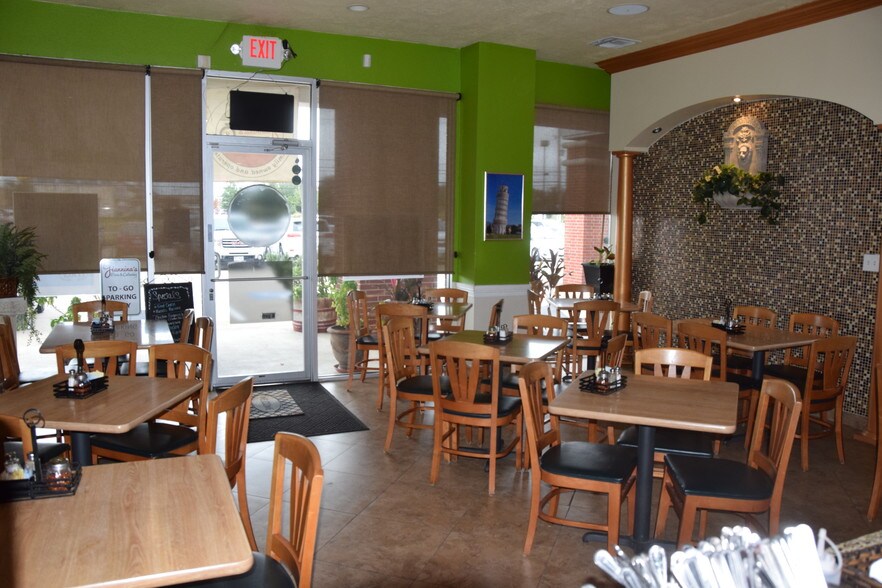 More Photos Of 9740 Barker Cypress Rd, Cypress Restaurant For Lease