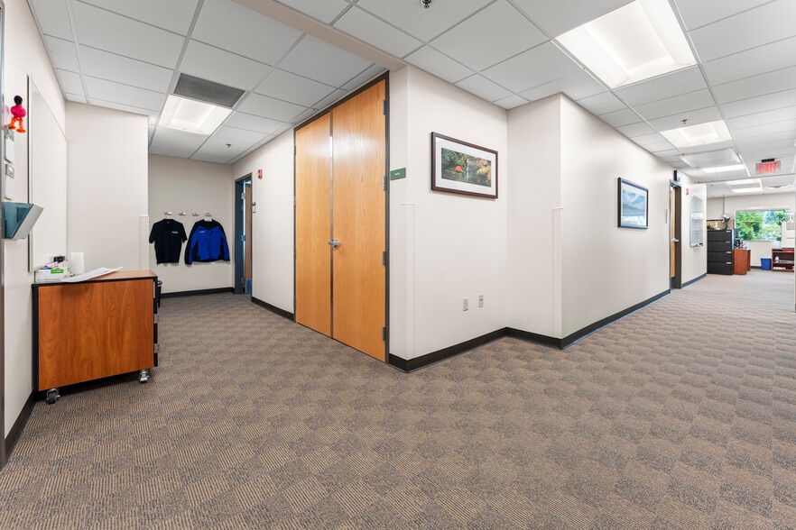 More Photos Of 3300 State St, Salem Medical For Sale