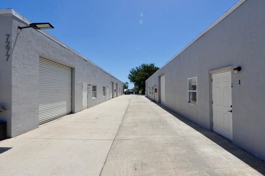 More Photos Of 7275 Waelti Dr, Melbourne Warehouse For Lease