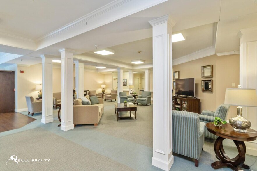 More Photos Of 871 Twinforks Ave, Auburn Assisted Living For Sale